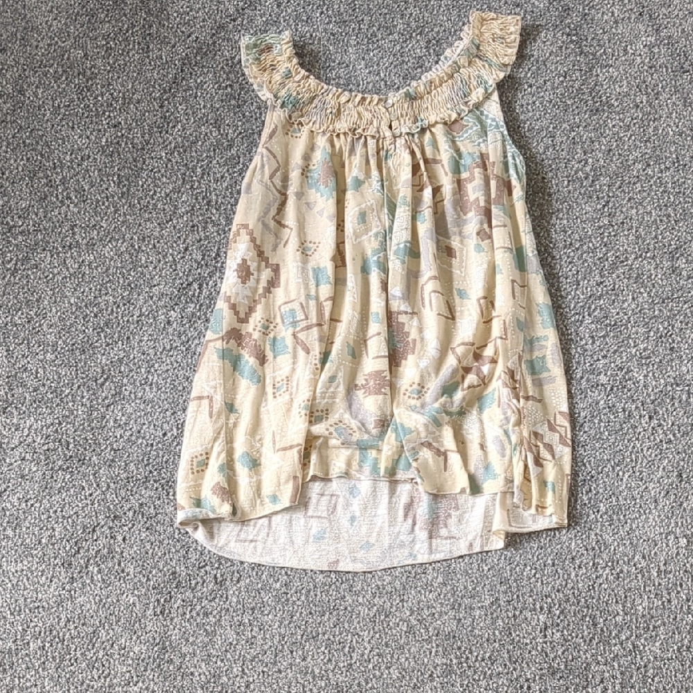 Patterned Top with Ruffle Sleeves